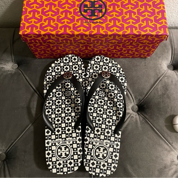EUC Tory Burch Rubber Wedge Flip Flop - Size 9B - Picture 1 of 8